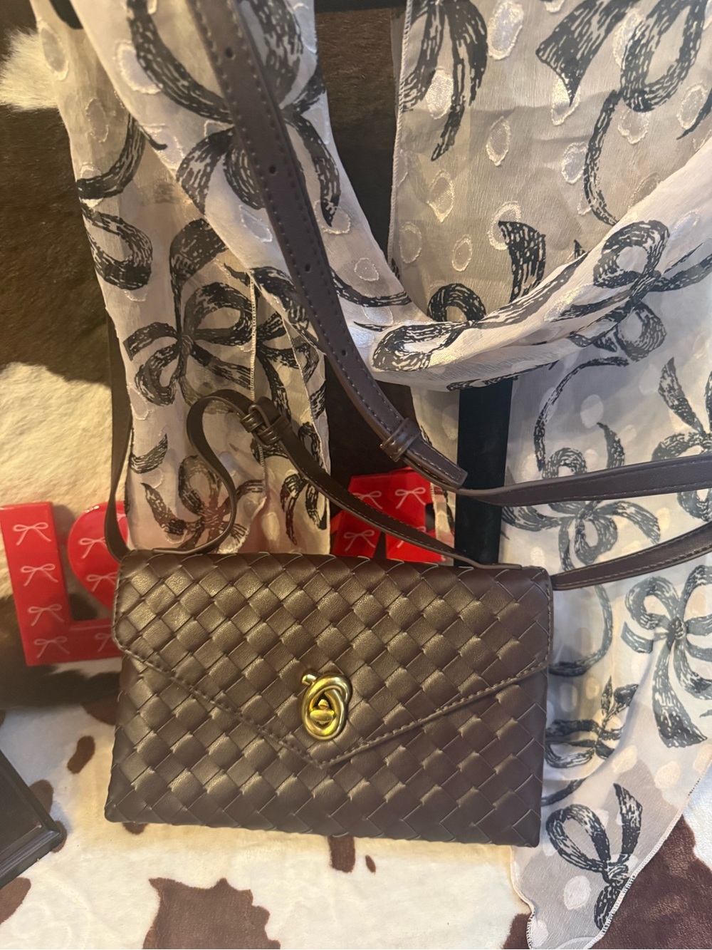 Source Unknown Chocolate Brown Woven Crossbody with Gold Twist Lock